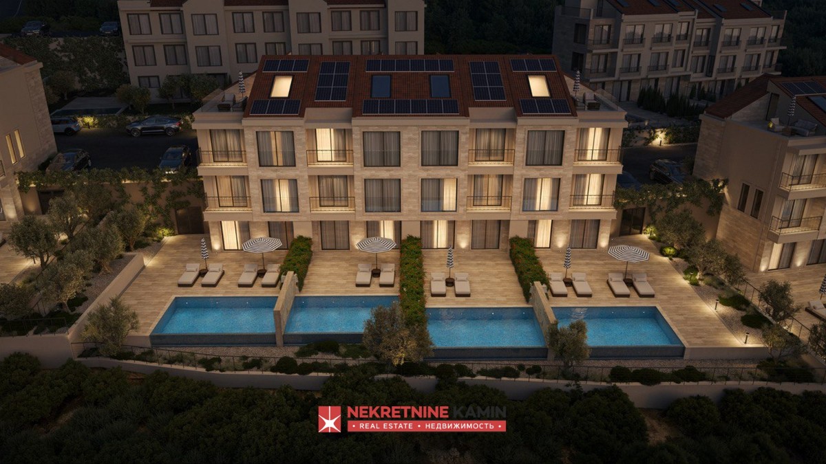 Luxury Townhouse Villa with Private Pool, Reževići, Budva